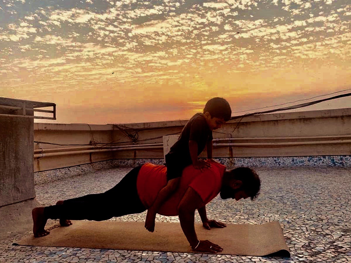 कोरोना के दिनों में मृत्यु के बारे में सोचना बंद करके सिर्फ जिएं: सौरभ शाह